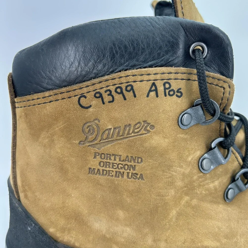 Danner Combat Hiker Boots Mens Size 11.5 Brown Nubuck Vibram USA Tactical Army